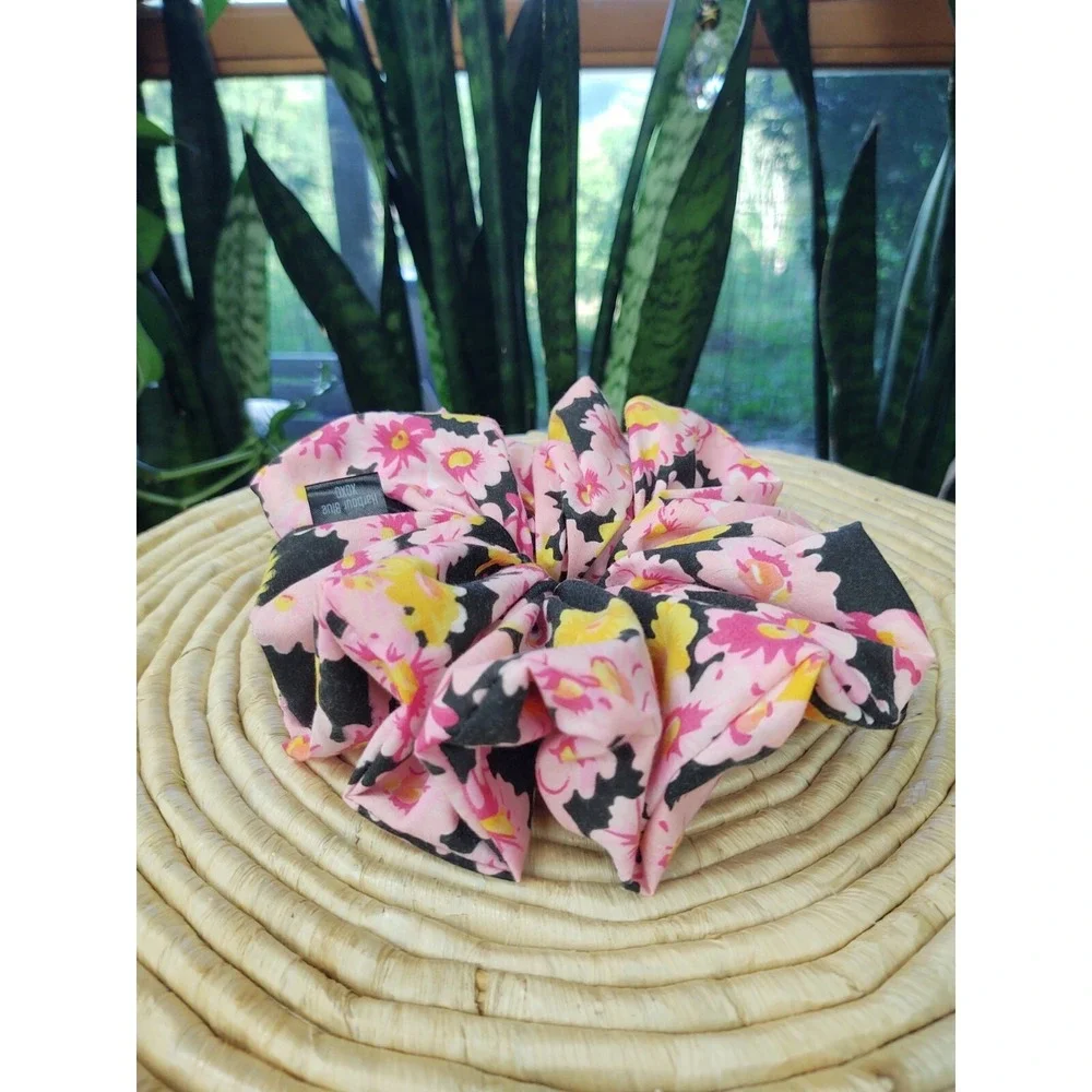 Pink Daffodil Floral Cotton XXL Scrunchie 7